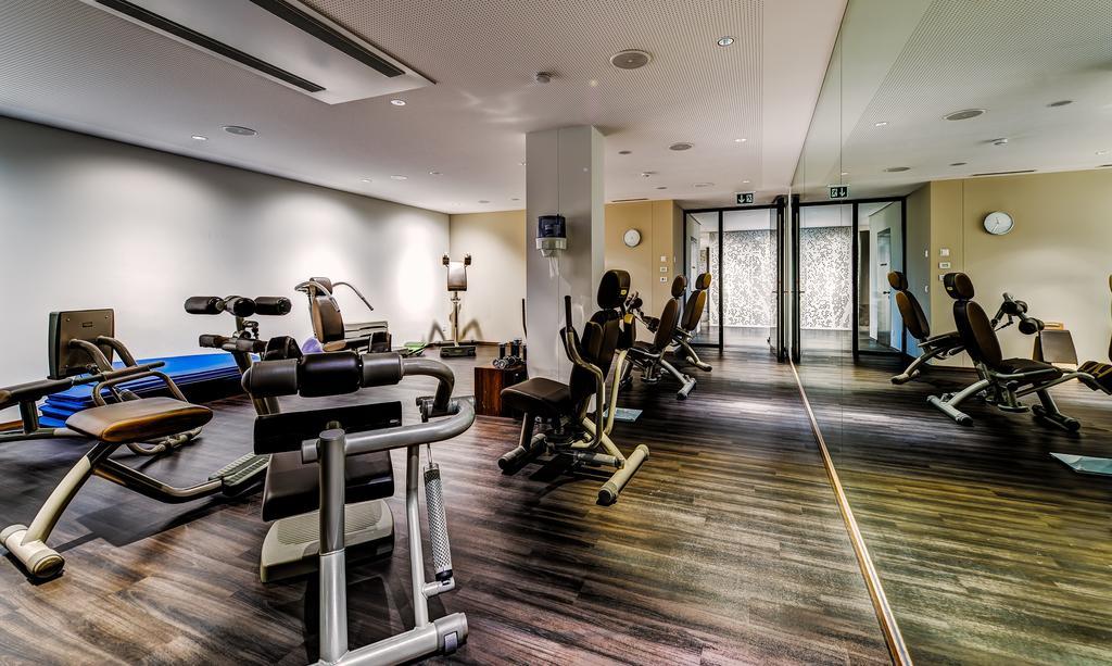 Small Luxury Hotel Wellnesshotel Golfpanorama Lipperswil Exteriör bild