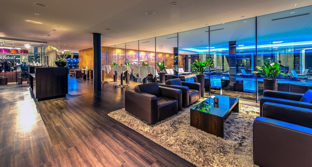 Small Luxury Hotel Wellnesshotel Golfpanorama Lipperswil Exteriör bild