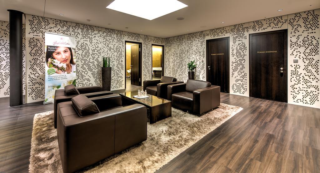 Small Luxury Hotel Wellnesshotel Golfpanorama Lipperswil Exteriör bild
