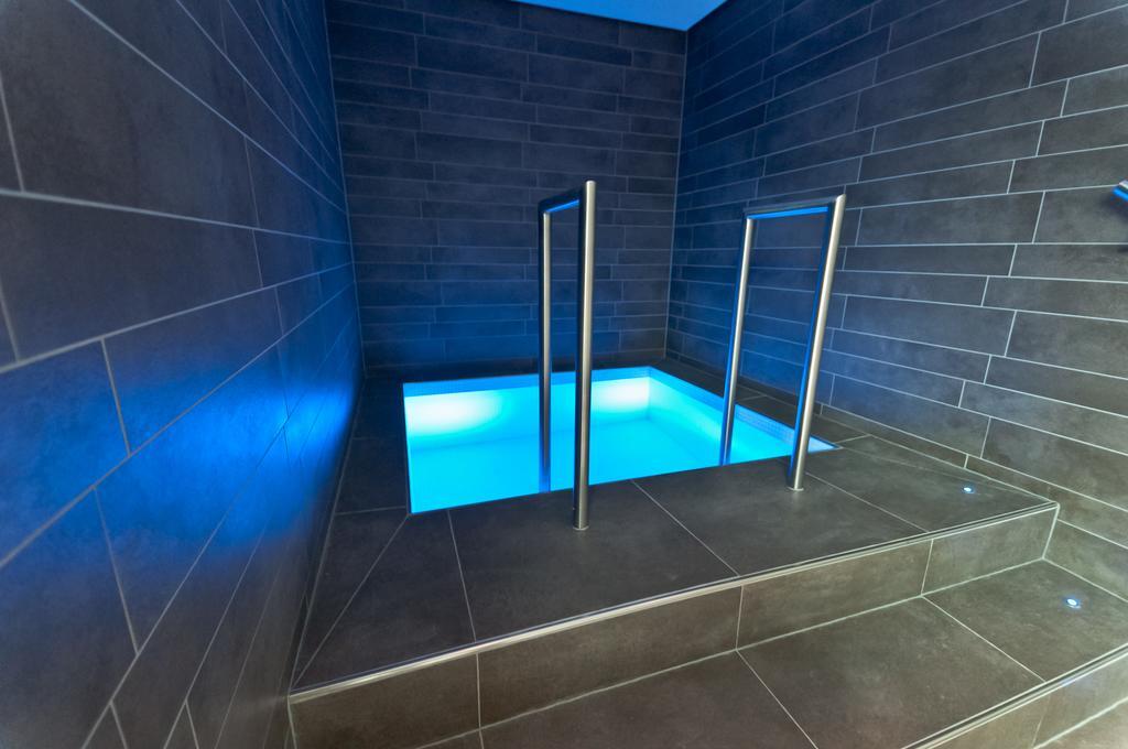 Small Luxury Hotel Wellnesshotel Golfpanorama Lipperswil Exteriör bild