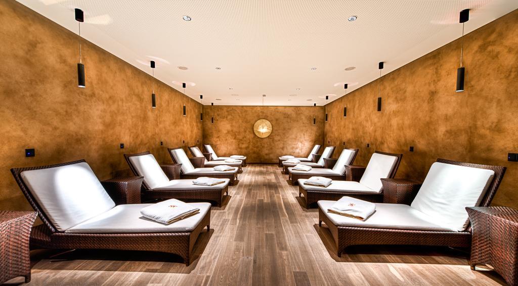 Small Luxury Hotel Wellnesshotel Golfpanorama Lipperswil Exteriör bild