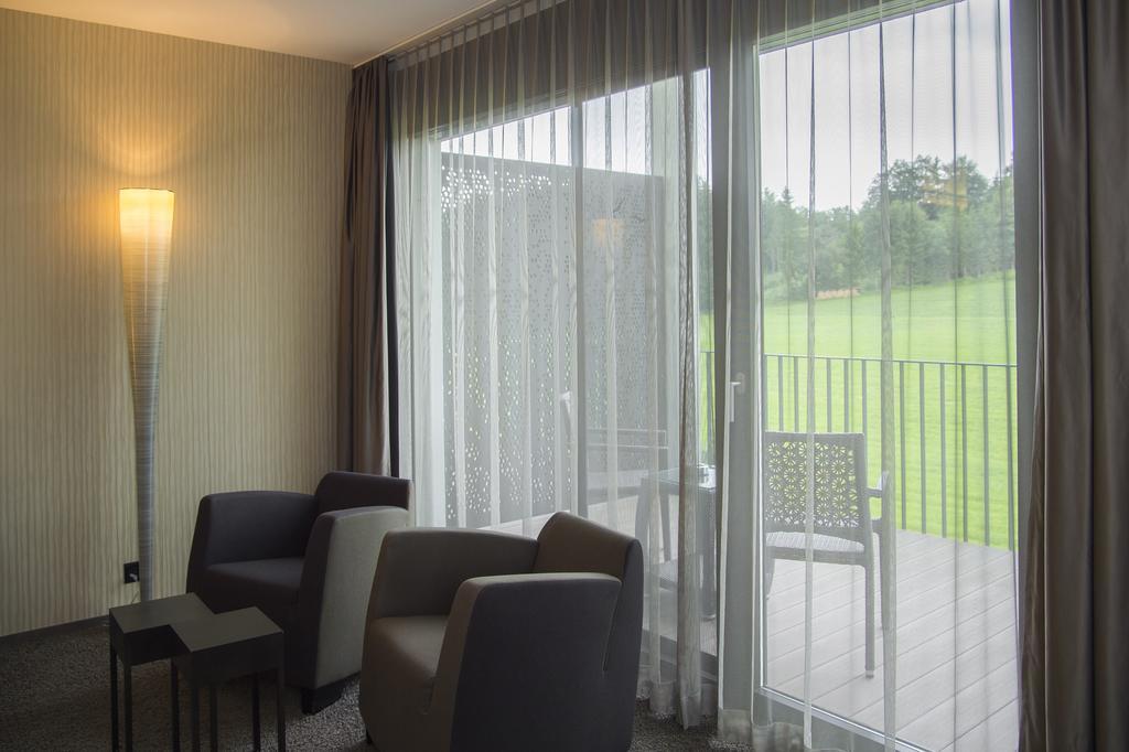 Small Luxury Hotel Wellnesshotel Golfpanorama Lipperswil Exteriör bild
