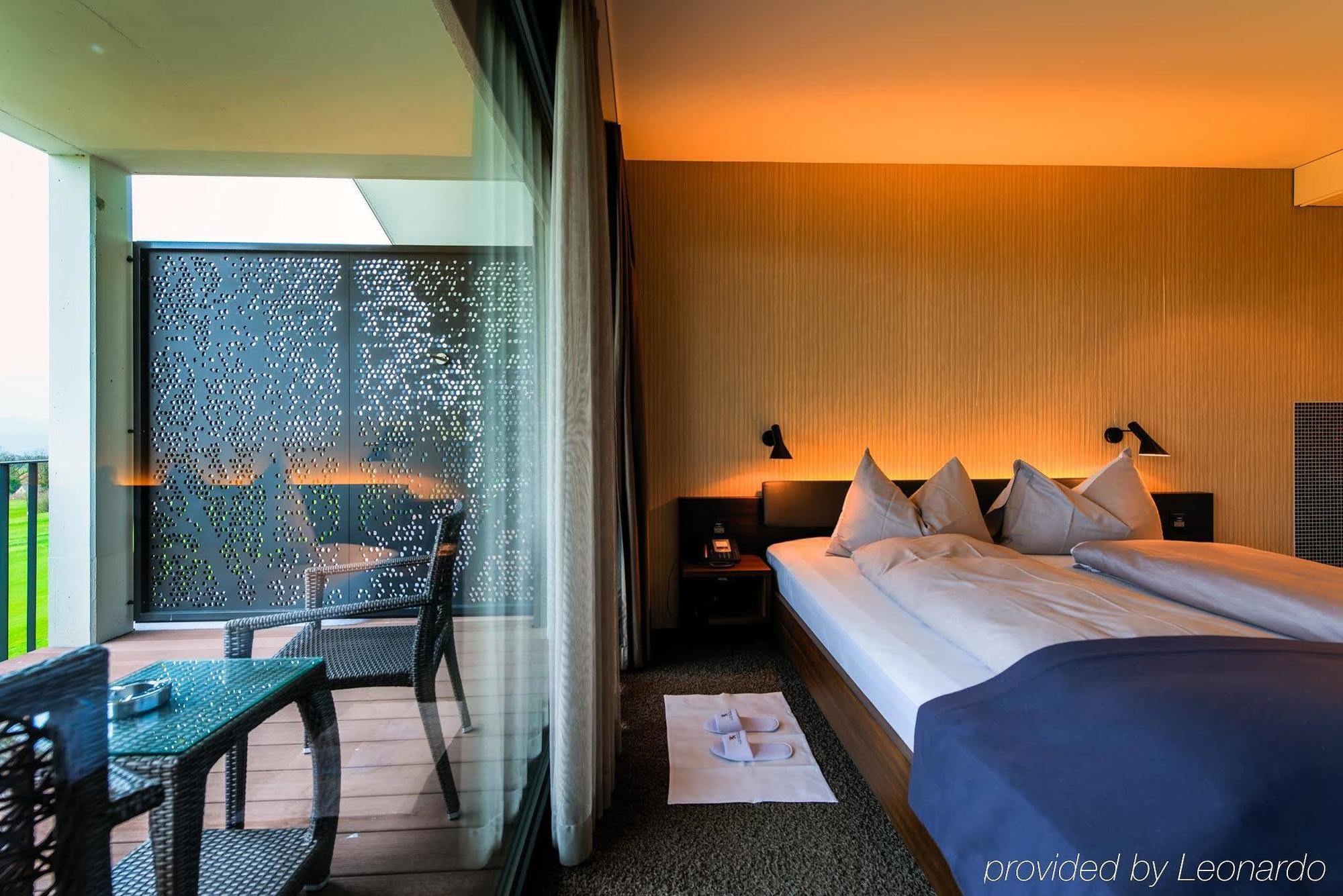 Small Luxury Hotel Wellnesshotel Golfpanorama Lipperswil Exteriör bild