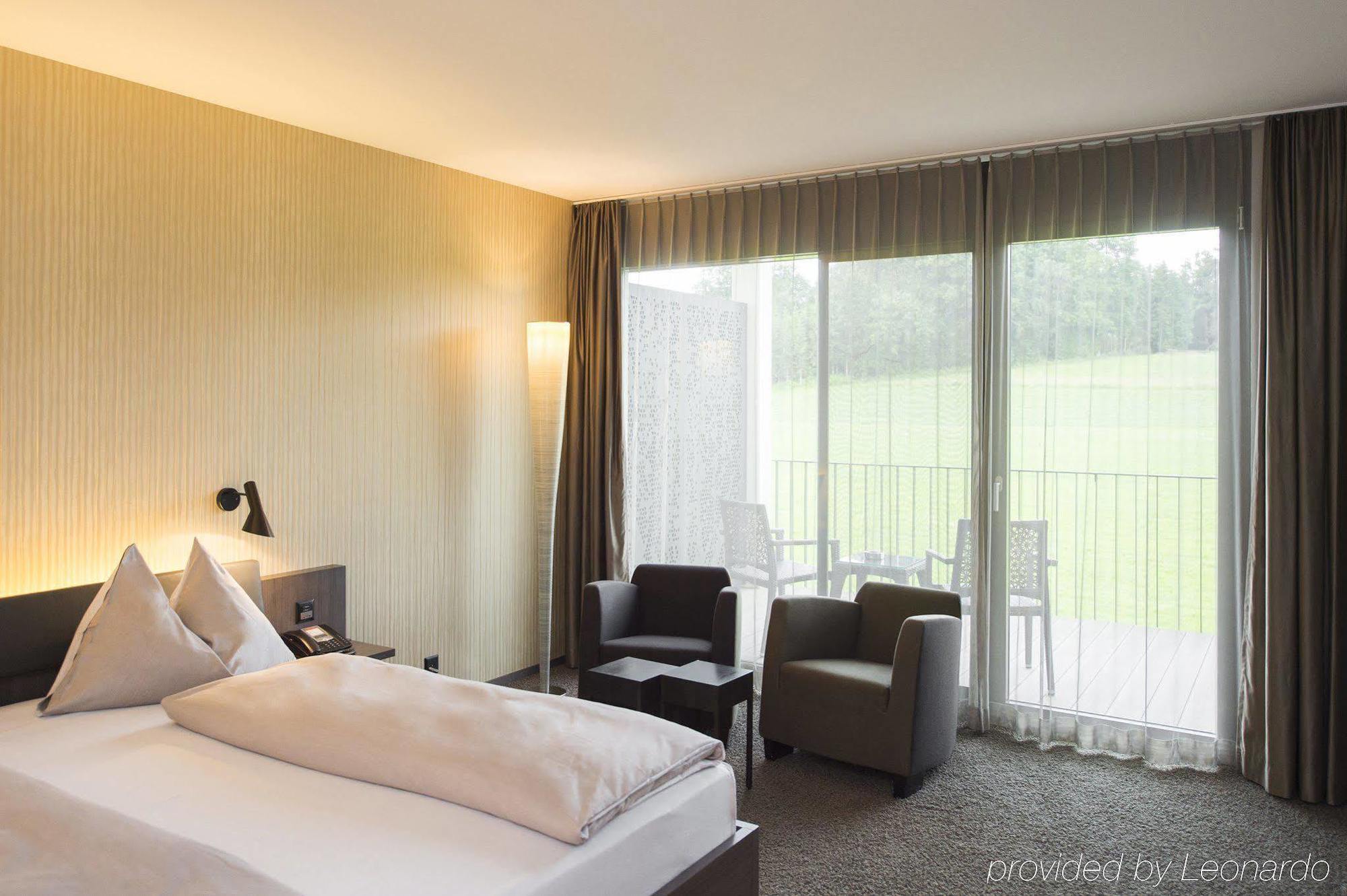 Small Luxury Hotel Wellnesshotel Golfpanorama Lipperswil Exteriör bild