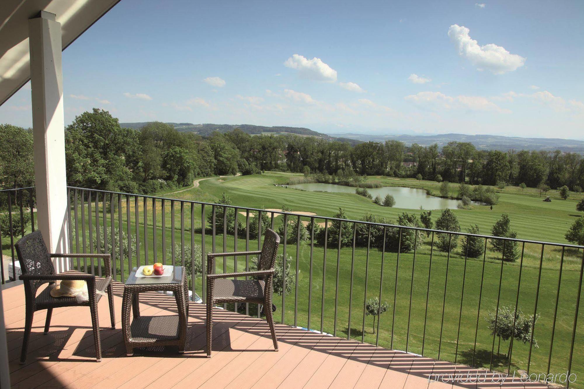 Small Luxury Hotel Wellnesshotel Golfpanorama Lipperswil Exteriör bild